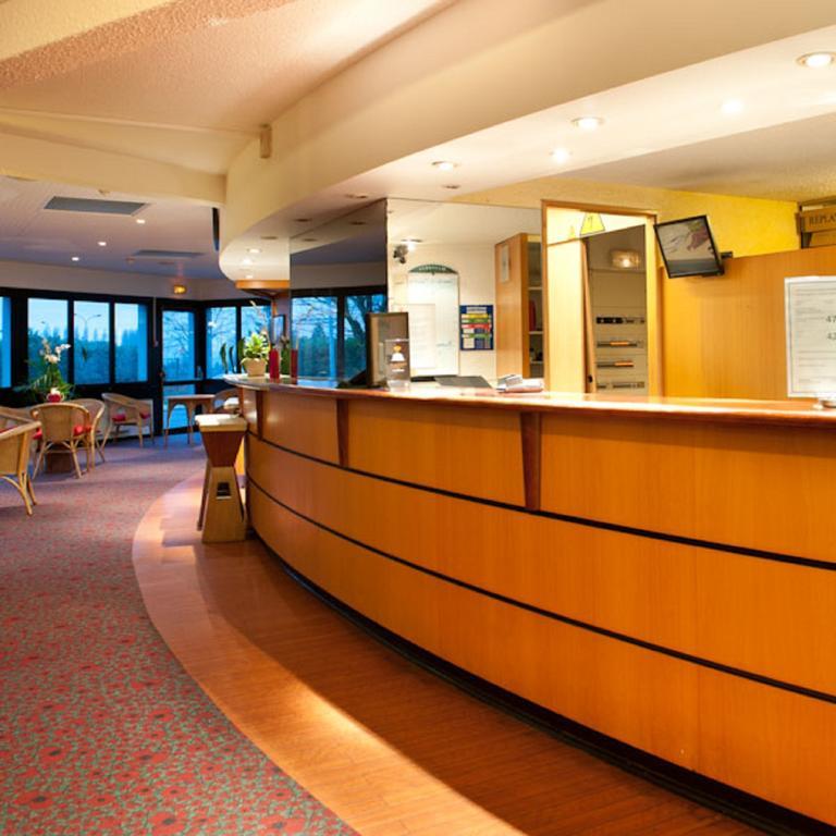 Egg Hotel Gonesse Гонес Экстерьер фото