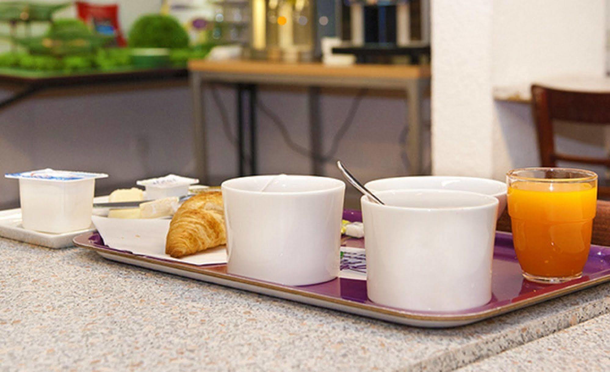 Egg Hotel Gonesse Гонес Экстерьер фото
