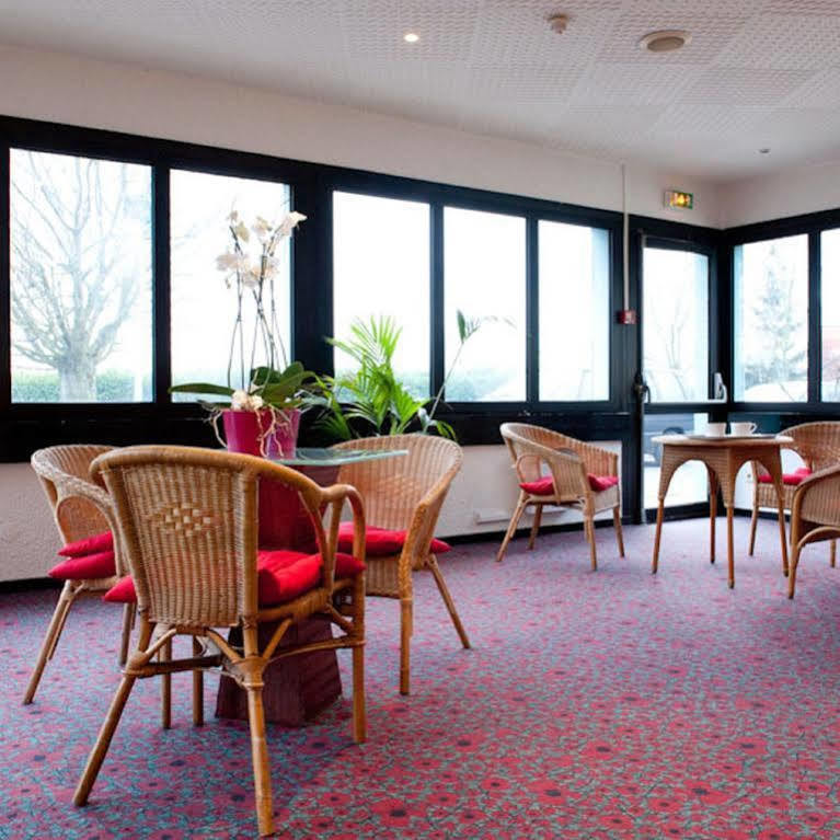 Egg Hotel Gonesse Гонес Экстерьер фото