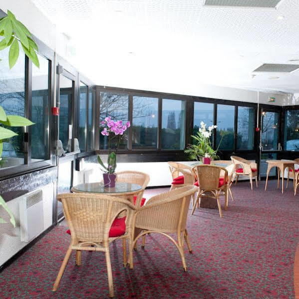 Egg Hotel Gonesse Гонес Экстерьер фото